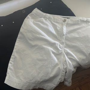2 pair of Karen Scott Bermuda one Black & one White Shorts Size 10